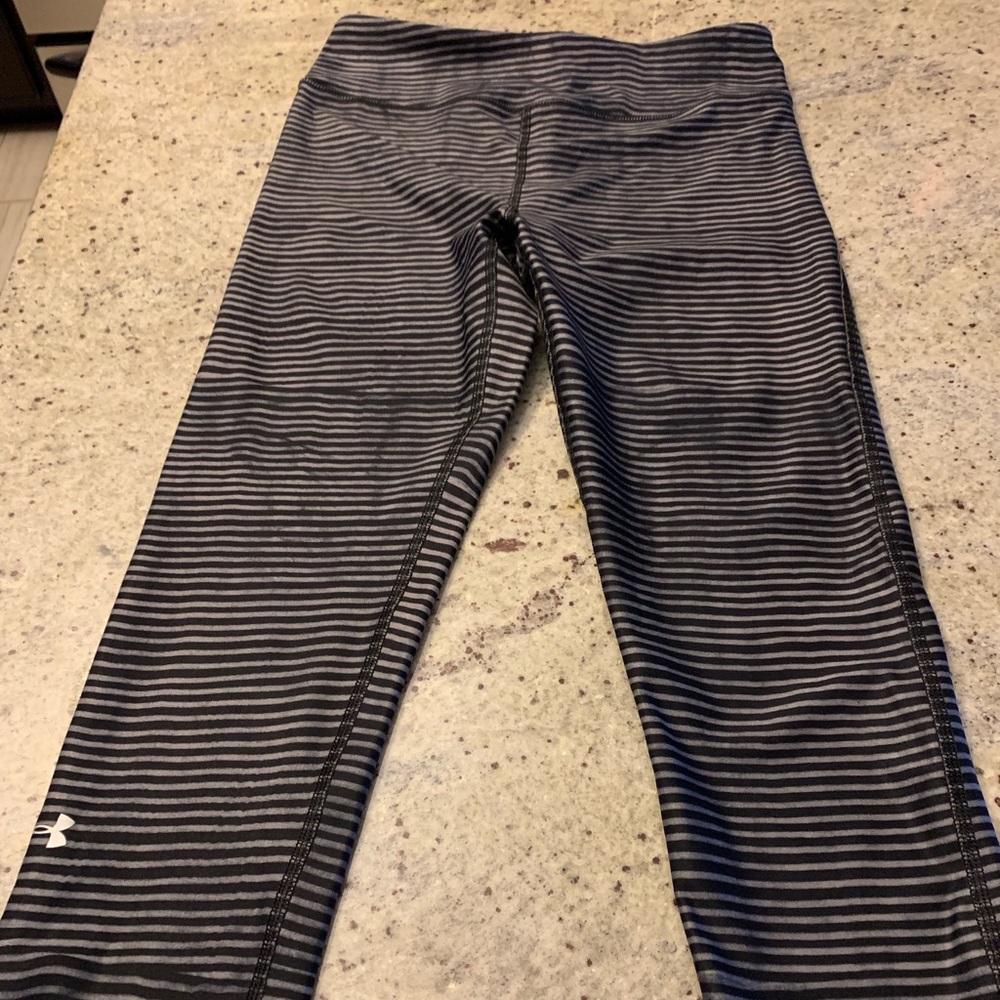 Under Armour Capri leggings. Like new. Size SM